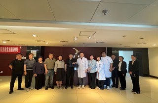 定州市人民醫(yī)院醫(yī)療團(tuán)隊蒞臨燕達(dá)醫(yī)院借鑒學(xué)習(xí)新版評審標(biāo)準(zhǔn)下三甲日常管理工作